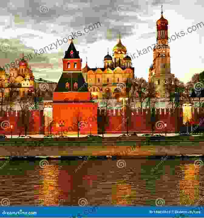 Moscow Kremlin, A UNESCO World Heritage Site And The Heart Of The Russian Capital DK Eyewitness Top 10 Moscow (Pocket Travel Guide)